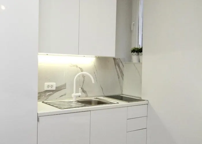 Stylish Apartmetn In The Centre سراييفو